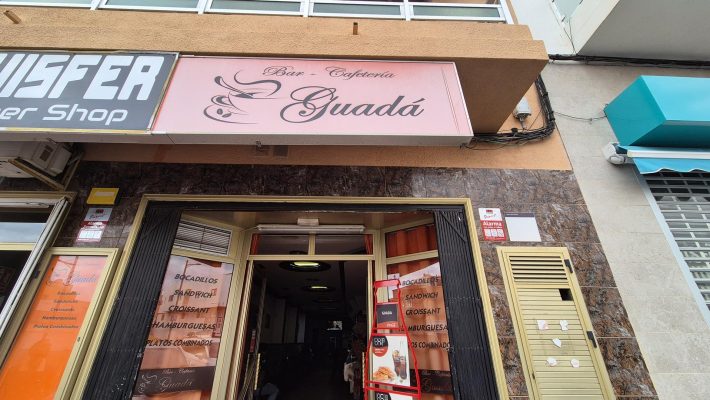 Inicio Fachada de la cafetería guada en san isidro de abona
